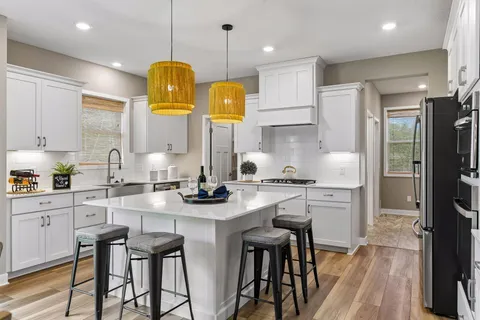 $825,000 | 7276 Rogers Court, Chanhassen, MN 55317