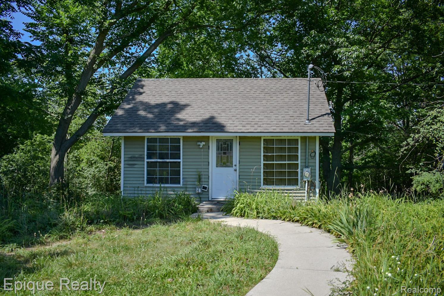 300 West Dewey Road Owosso, MI 48867 - Photo 1 of 15 300 W Dewey-05.jpg