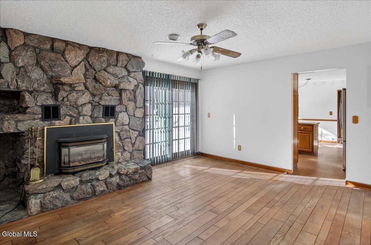 42 Vosburgh Road Halfmoon, NY 12118 - Photo 20 of 58 11-42 VOSBURGH-19