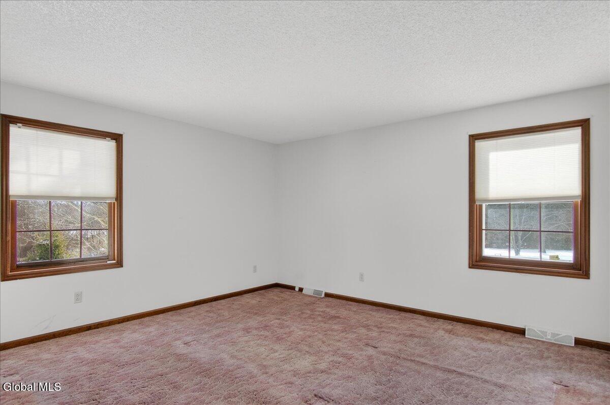 42 Vosburgh Road Halfmoon, NY 12118 - Photo 32 of 58 13-42 VOSBURGH-20