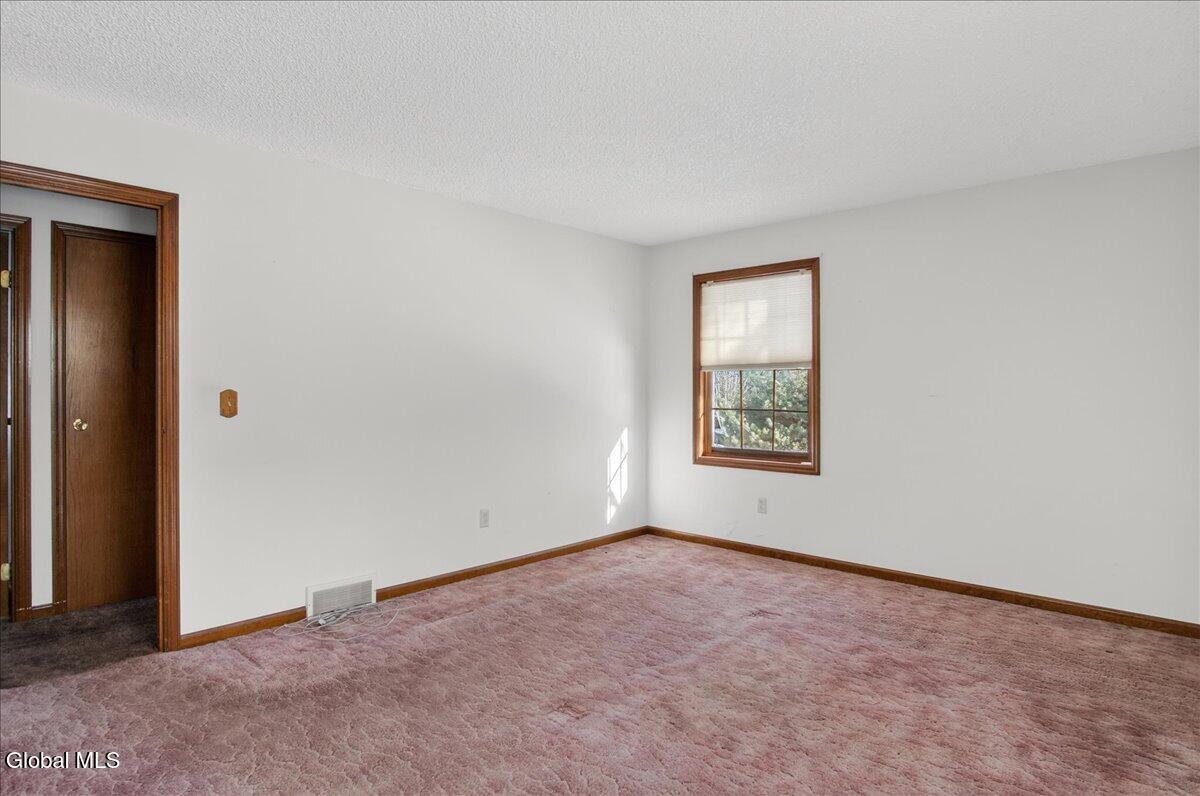 42 Vosburgh Road Halfmoon, NY 12118 - Photo 35 of 58 15-42 VOSBURGH-22