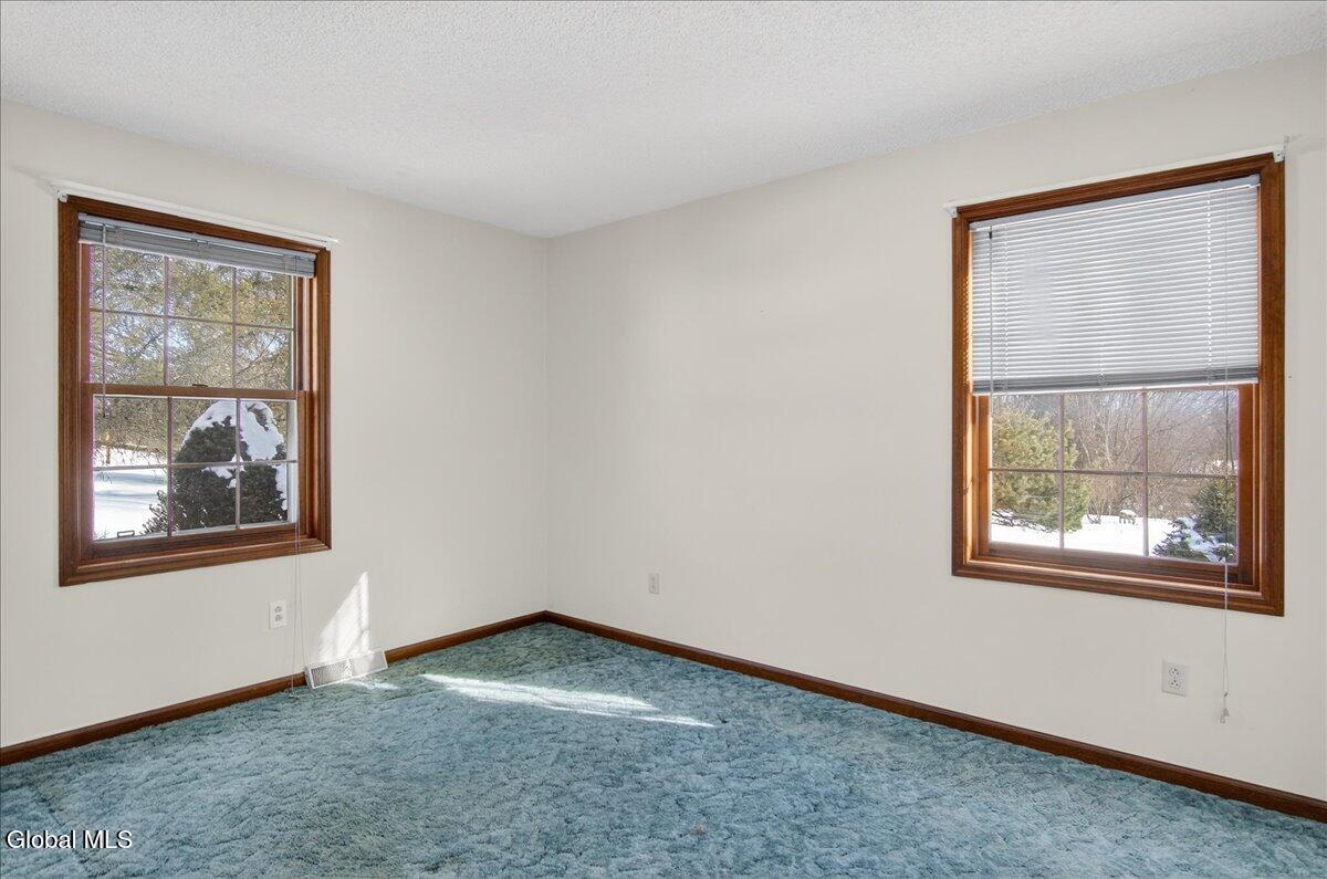 42 Vosburgh Road Halfmoon, NY 12118 - Photo 37 of 58 18-42 VOSBURGH-25