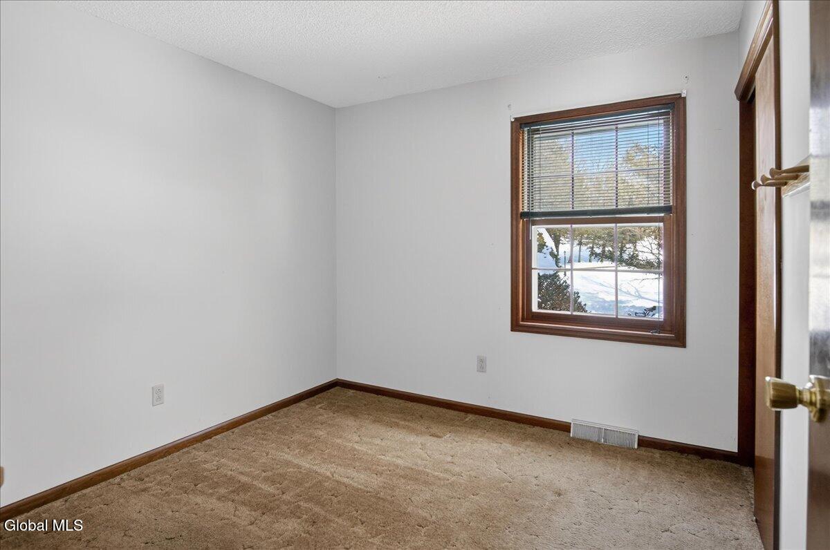 42 Vosburgh Road Halfmoon, NY 12118 - Photo 38 of 58 19-42 VOSBURGH-26