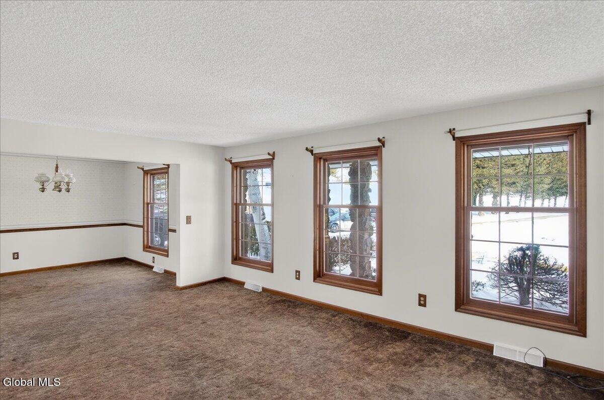 42 Vosburgh Road Halfmoon, NY 12118 - Photo 5 of 58 28-42 VOSBURGH-4