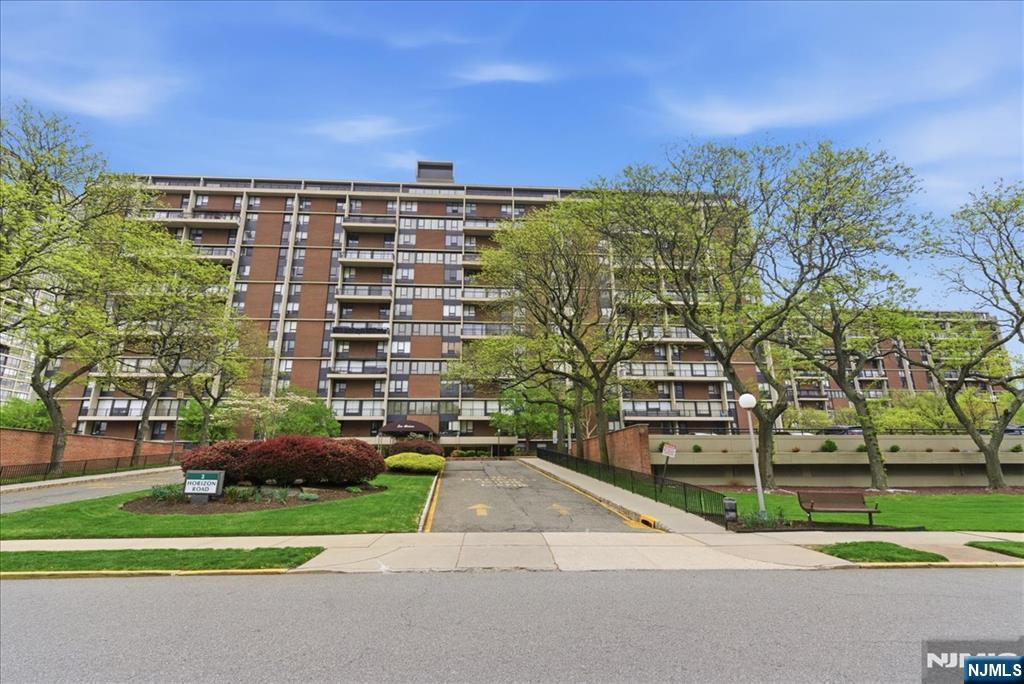 2 Horizon Road, Unit 1214 Fort Lee, NJ 07024 - Photo 18 of 28