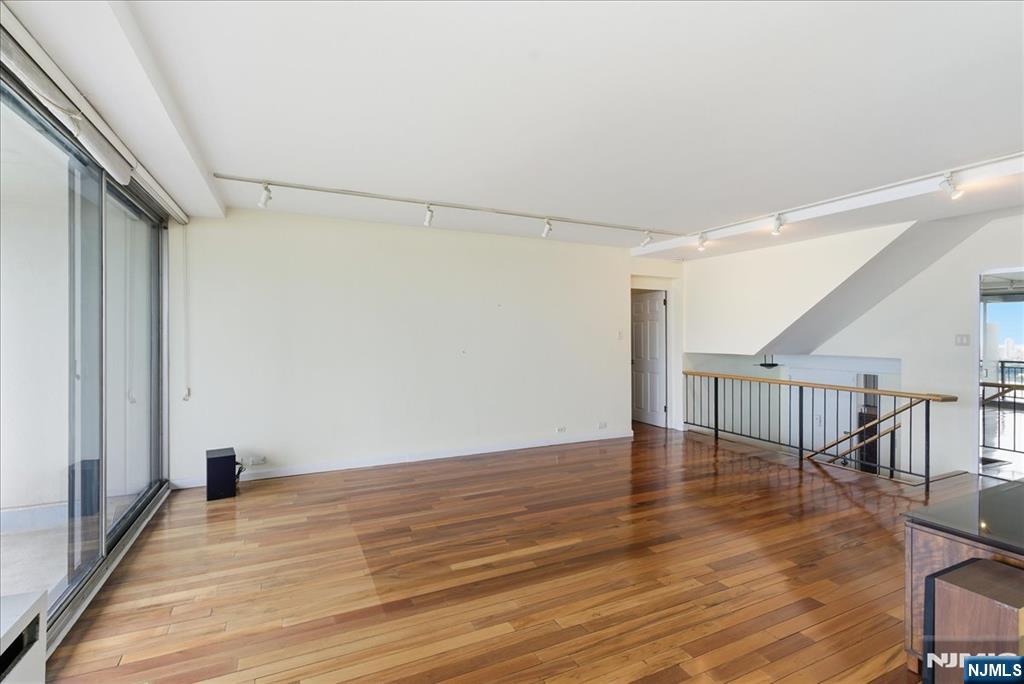 2 Horizon Road, Unit 1214 Fort Lee, NJ 07024 - Photo 3 of 28