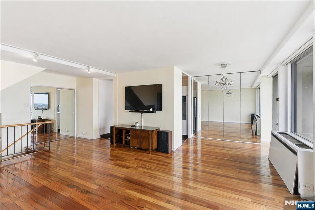 2 Horizon Road, Unit 1214 Fort Lee, NJ 07024 - Photo 4 of 28