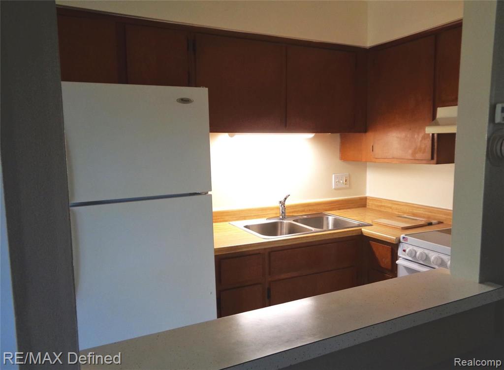 45060 Platt Street Utica, MI 48317 - Photo 6 of 11