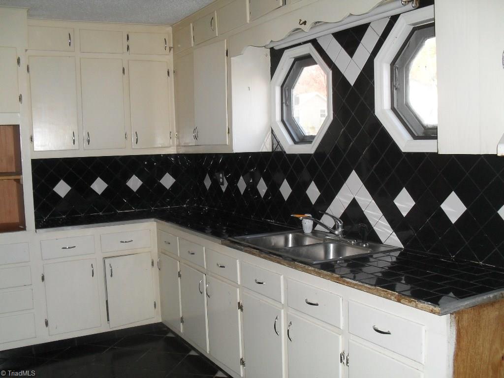 1230 Motor Road Winston-Salem, NC 27105 - Photo 11 of 30 Gallery Image 11