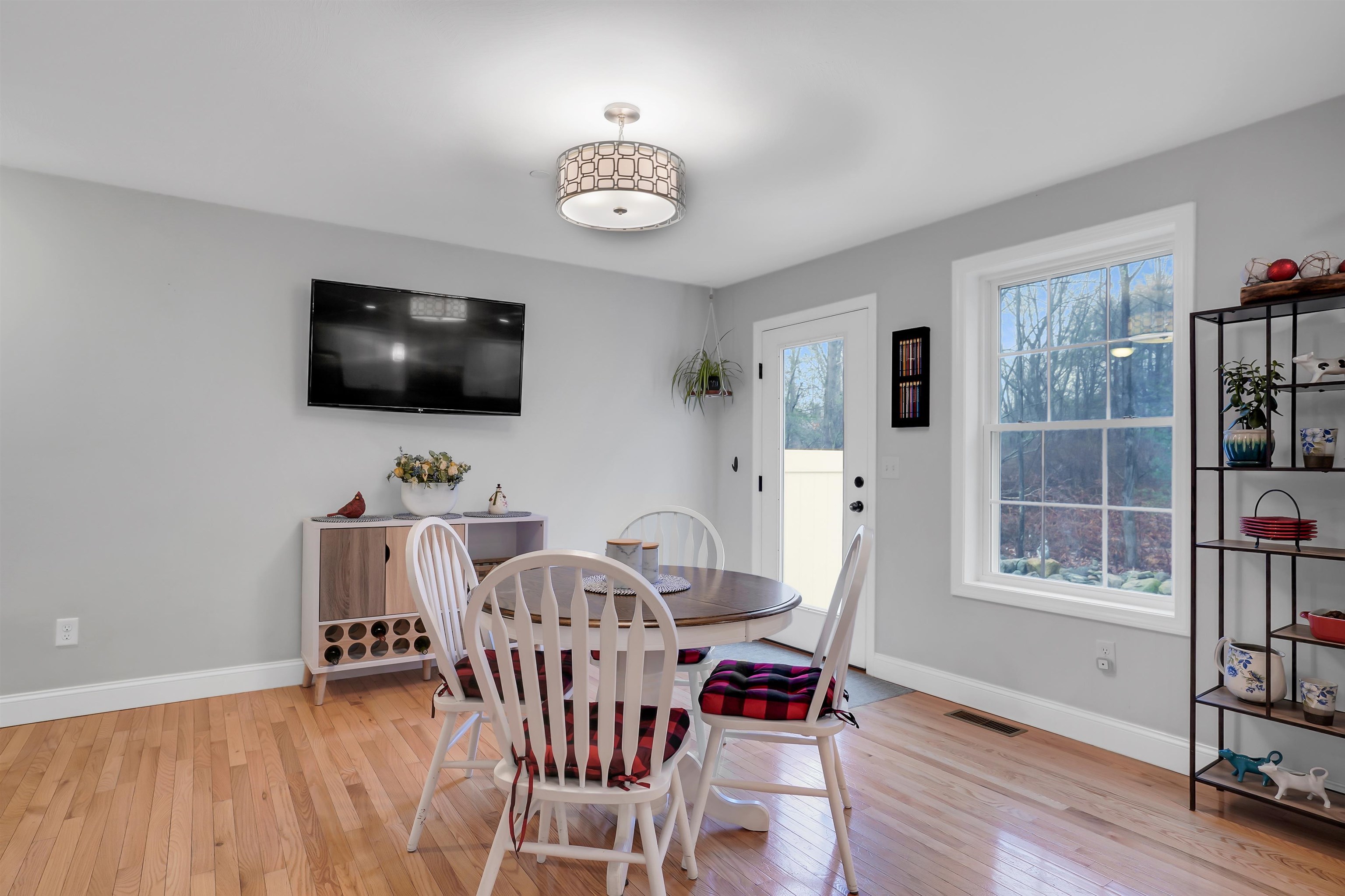 11 Rockingham Road, Unit G Auburn, NH 03032 - Photo 8 of 23 Gallery Image 8