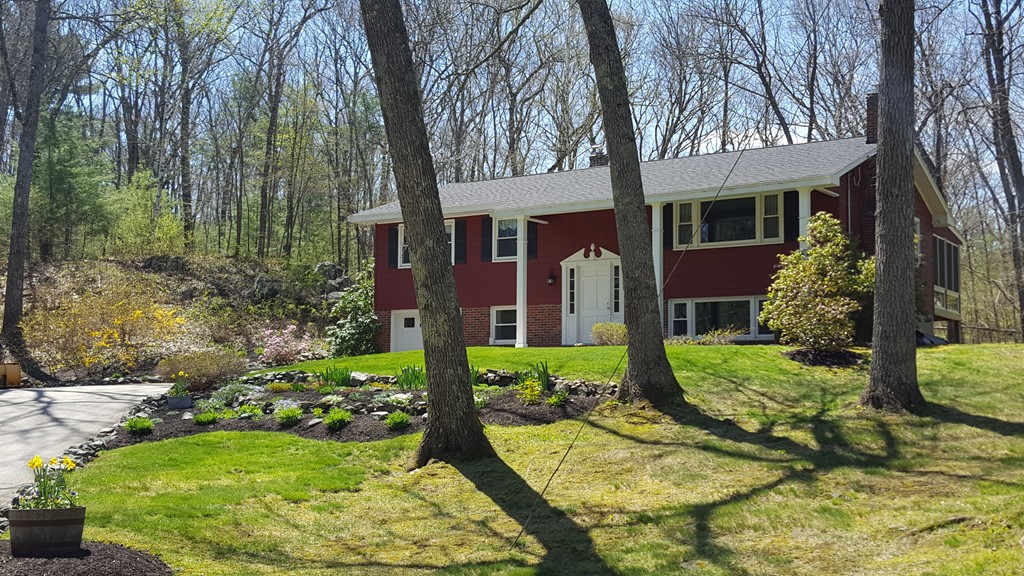 15 Stage Coach Road Boxford, MA 01921 - Photo 28 of 29 a front view of a house with garden