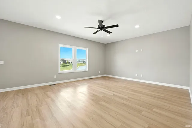 $389,900 | 1216 Switchfoot Drive, Huntertown, IN 46748