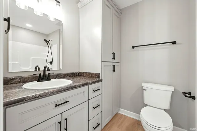 $389,900 | 1216 Switchfoot Drive, Huntertown, IN 46748