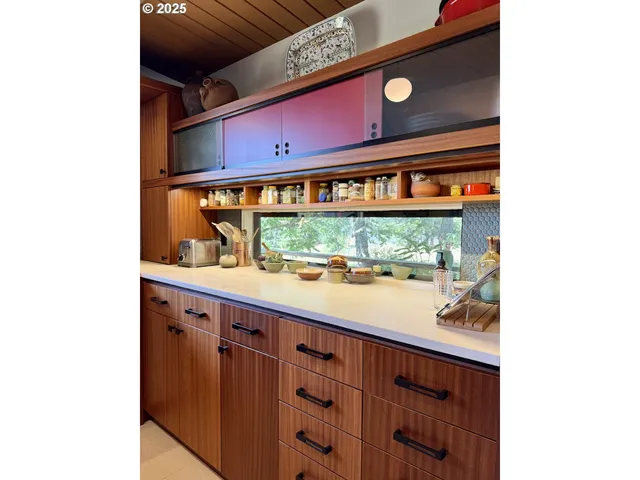 $935,000 | 2203 Lorane Highway, Eugene, OR 97405