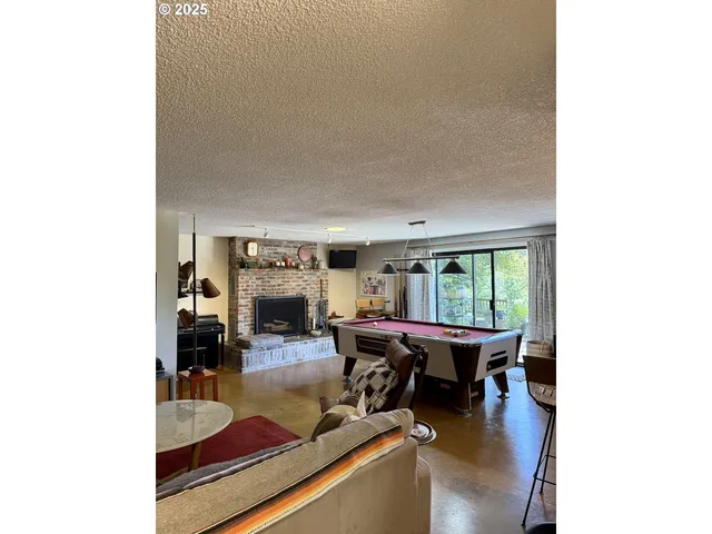 $935,000 | 2203 Lorane Highway, Eugene, OR 97405