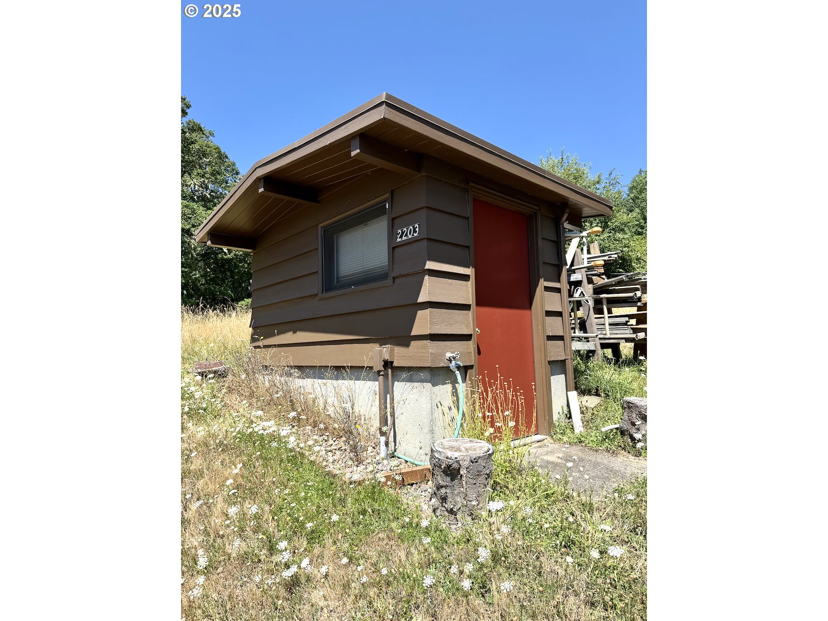 2203 Lorane Highway Eugene, OR 97405 - Photo 44 of 46 a window in front of a house