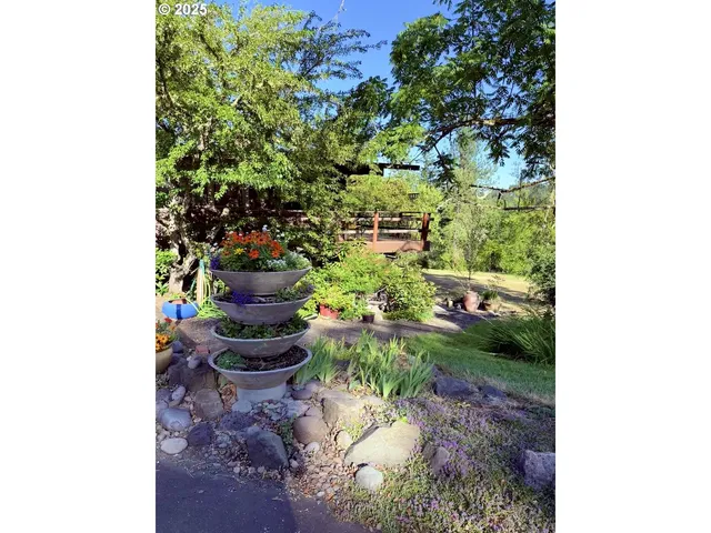 $935,000 | 2203 Lorane Highway, Eugene, OR 97405