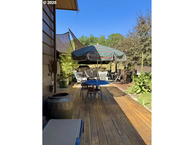 $935,000 | 2203 Lorane Highway, Eugene, OR 97405