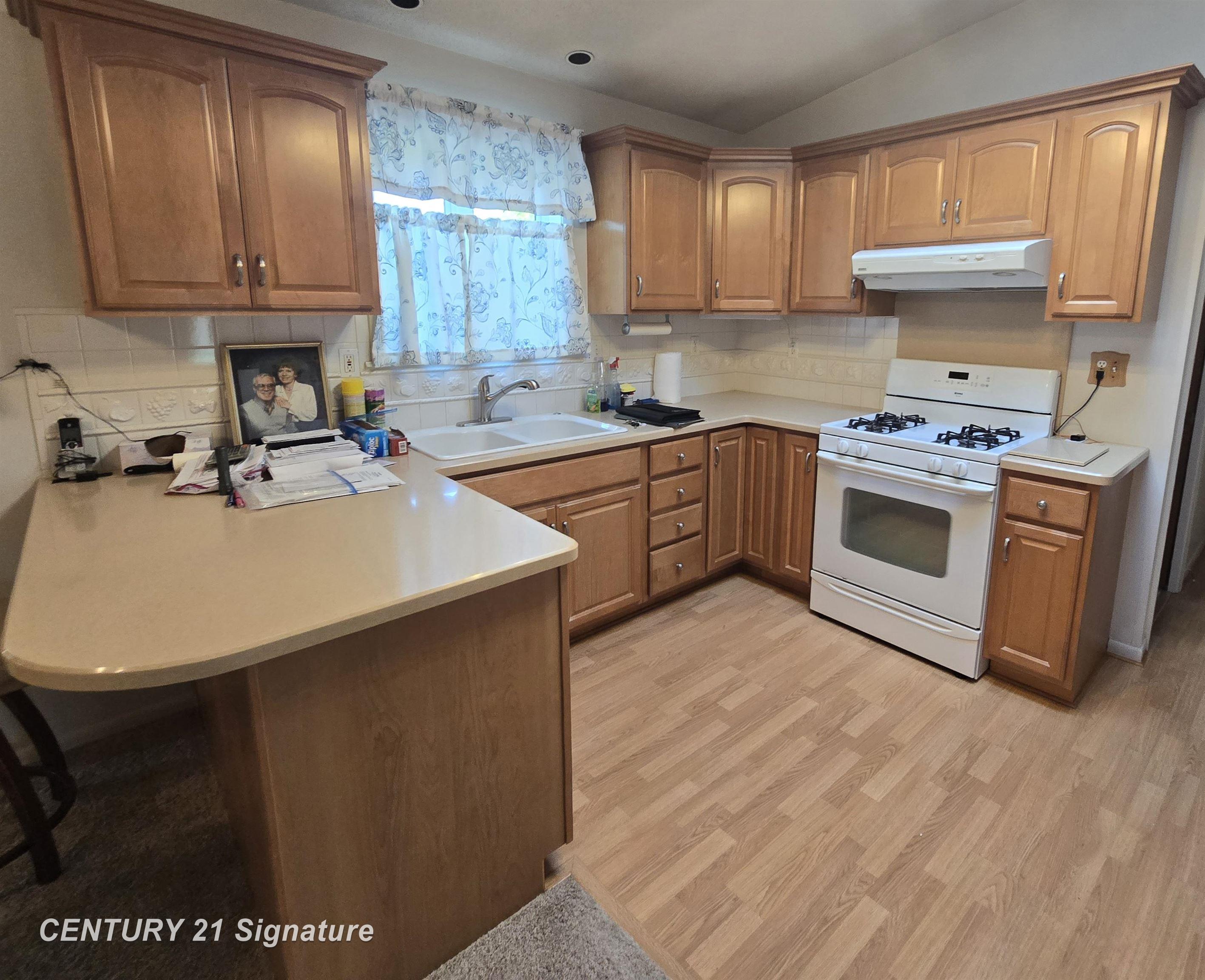 3045 Old Farm Road Flint, MI 48507 - Photo 11 of 41 50186232-e37b81a2-777a-40f8-84b3-046ac3ee7418.JPG