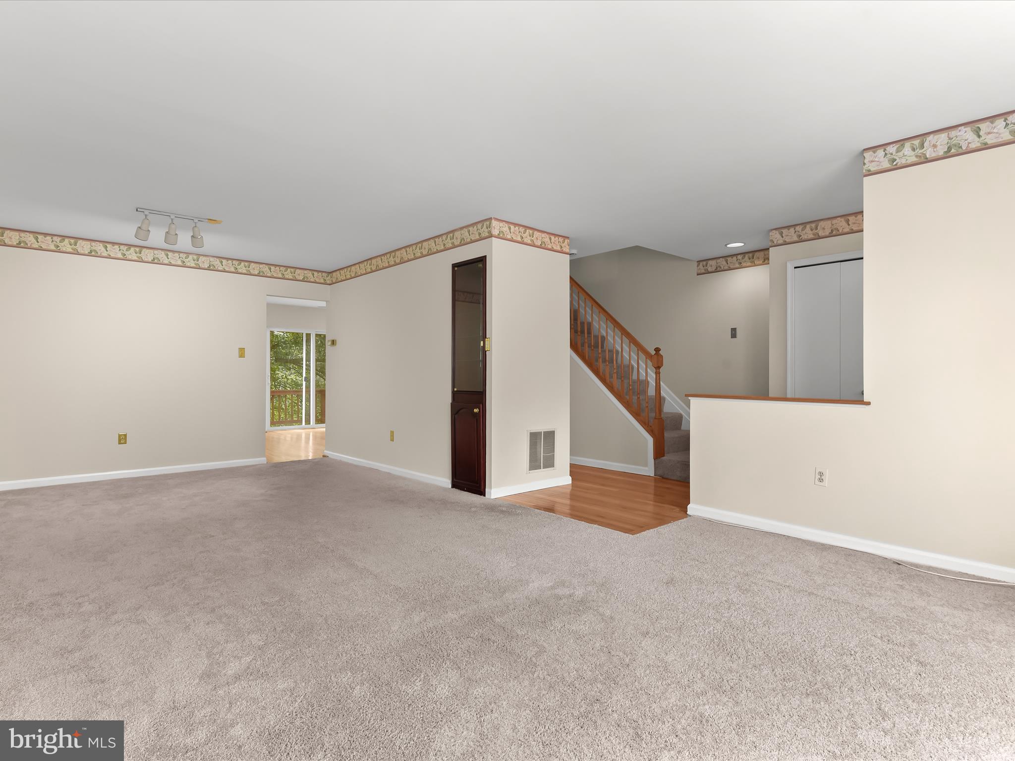 6166 Good Hunters Ride Columbia, MD 21045 - Photo 11 of 60 Living Room