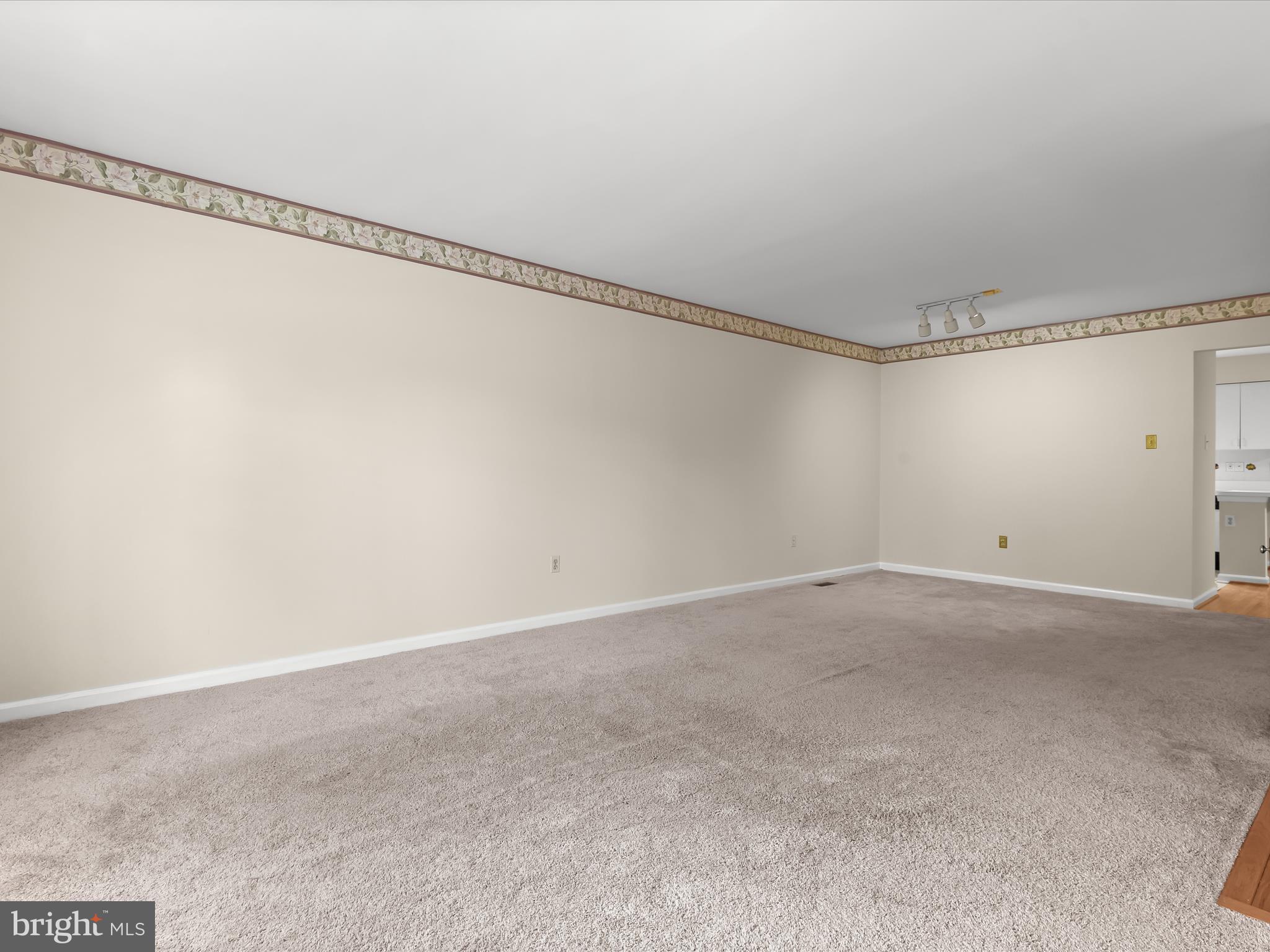 6166 Good Hunters Ride Columbia, MD 21045 - Photo 8 of 60 Living Room