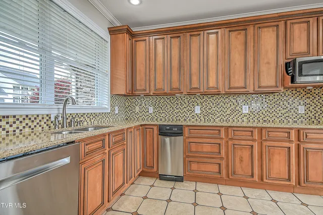 $749,900 | 260 Dominique Lane, Greeneville, TN 37743