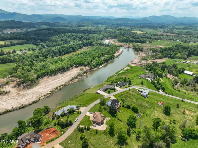 $749,900 | 260 Dominique Lane, Greeneville, TN 37743