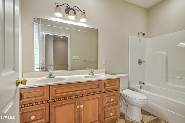 $749,900 | 260 Dominique Lane, Greeneville, TN 37743