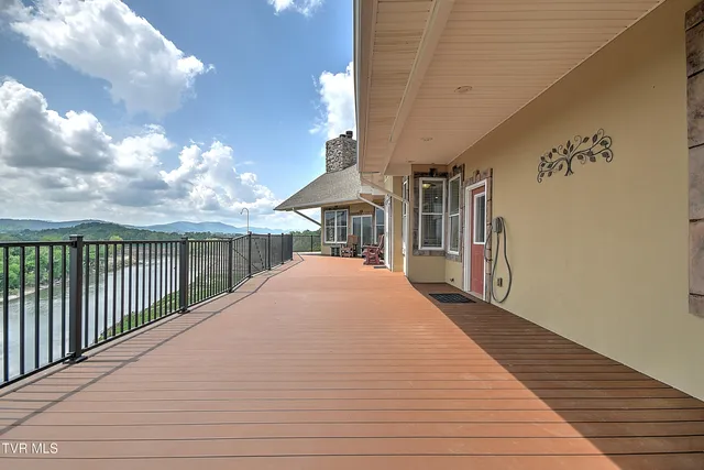 $749,900 | 260 Dominique Lane, Greeneville, TN 37743