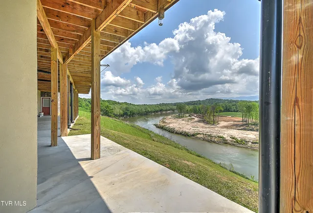 $749,900 | 260 Dominique Lane, Greeneville, TN 37743