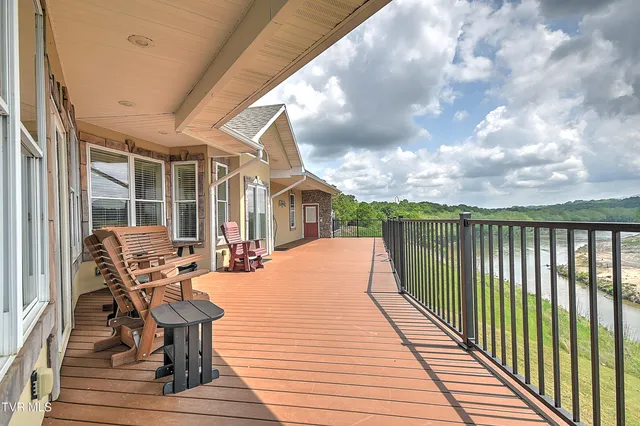 $749,900 | 260 Dominique Lane, Greeneville, TN 37743