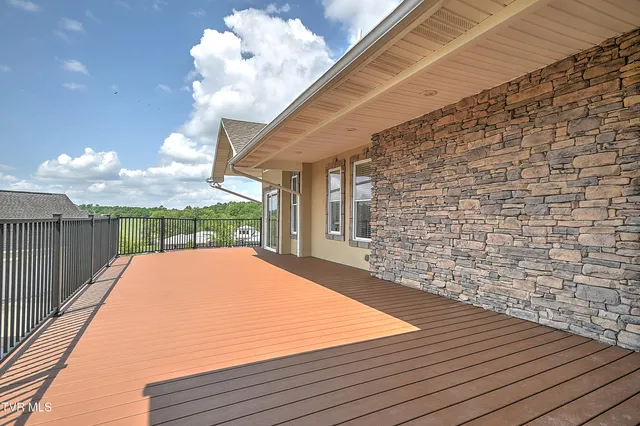 $749,900 | 260 Dominique Lane, Greeneville, TN 37743