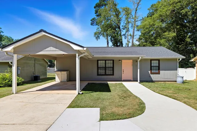 $250,000 | 160 Dawn Lauren Lane, Tallahassee, FL 32301