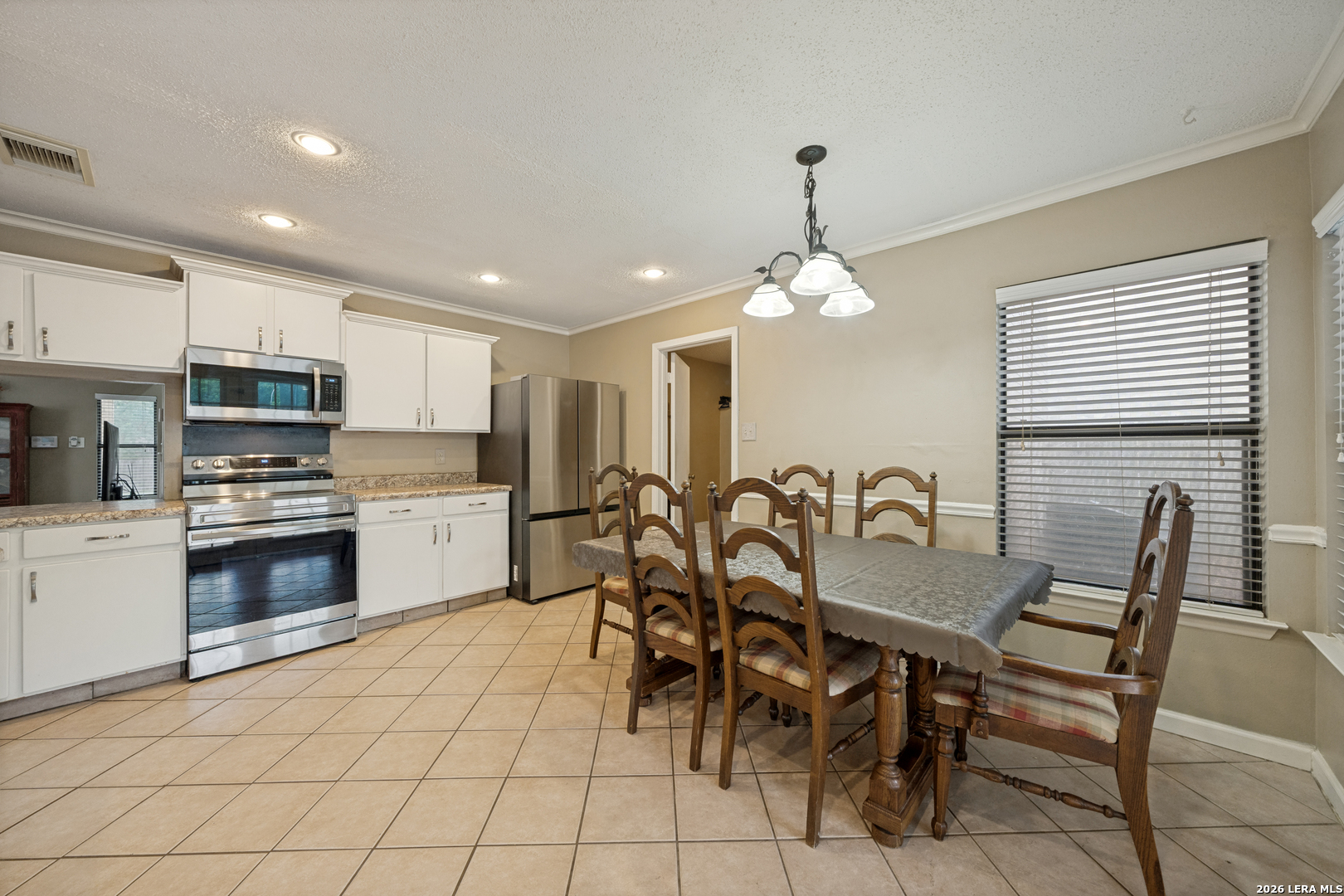 7507 Avery Road Live Oak, TX 78233 - Photo 8 of 25