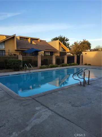 $549,999 | 435 West 9th, Unit B3, Upland, CA 91786