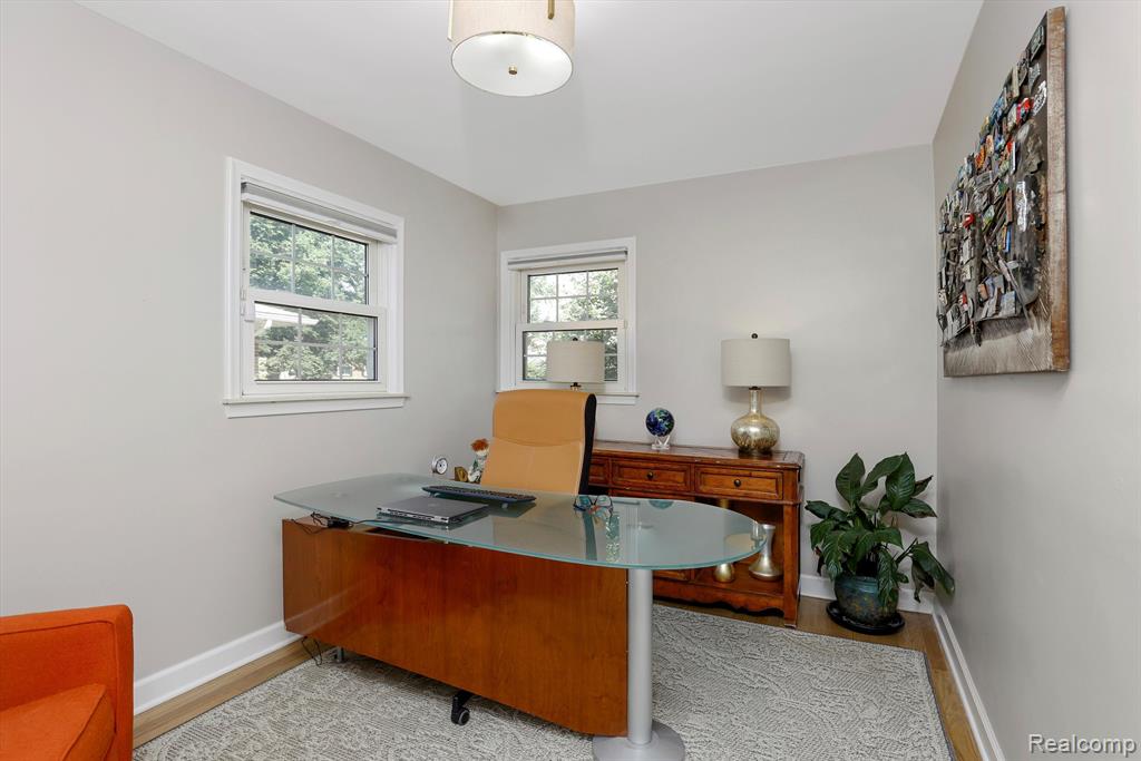 3939 Highfield Road Royal Oak, MI 48073 - Photo 7 of 36
