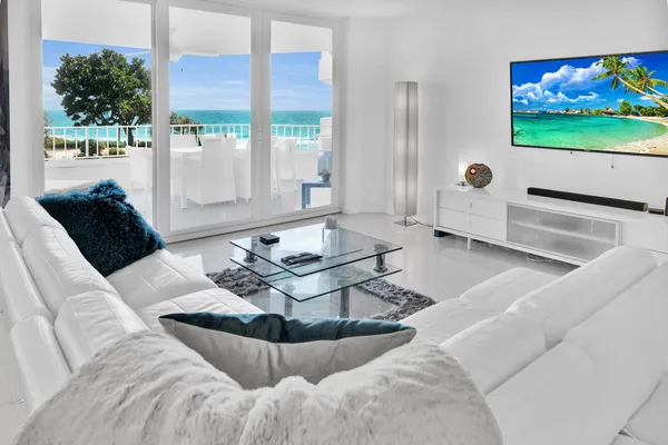 $6,000 | 550 South Ocean Boulevard, Unit 305, Boca Raton, FL 33432