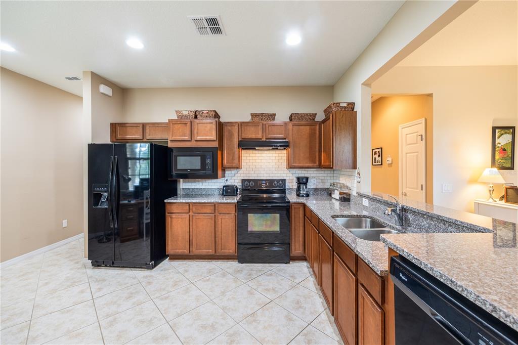 9425 Southwest 76th Street Ocala, FL 34481 - Photo 5 of 49