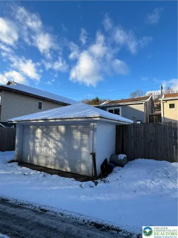 $1,800 | 588 Mauch Chunk Road, Palmerton, PA 18071