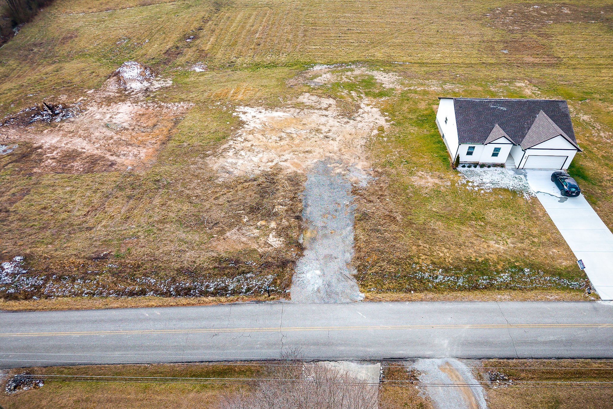 0 C C Rody Road McMinnville, TN 37110 - Photo 2 of 12 a living room with a wooden floor