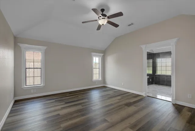 $379,900 | 112 Washington Avenue, Clute, TX 77531