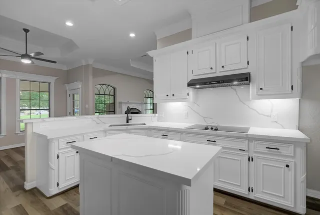 $379,900 | 112 Washington Avenue, Clute, TX 77531