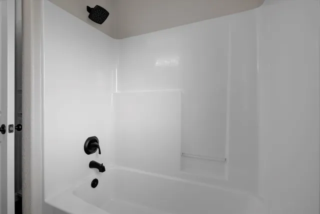 $379,900 | 112 Washington Avenue, Clute, TX 77531