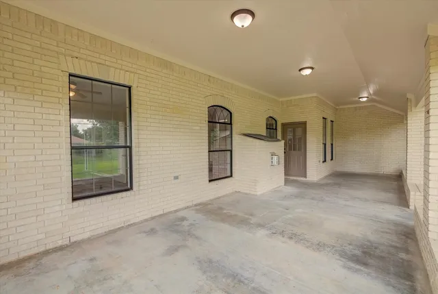 $379,900 | 112 Washington Avenue, Clute, TX 77531