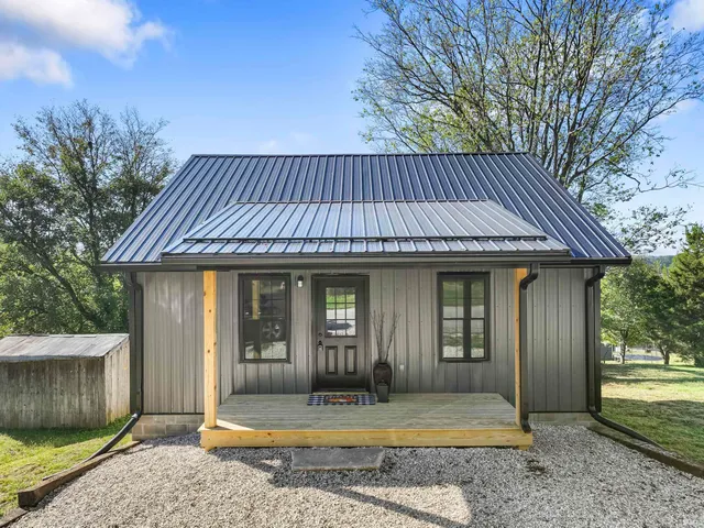 $154,000 | 319 Horton Avenue, Paoli, IN 47454