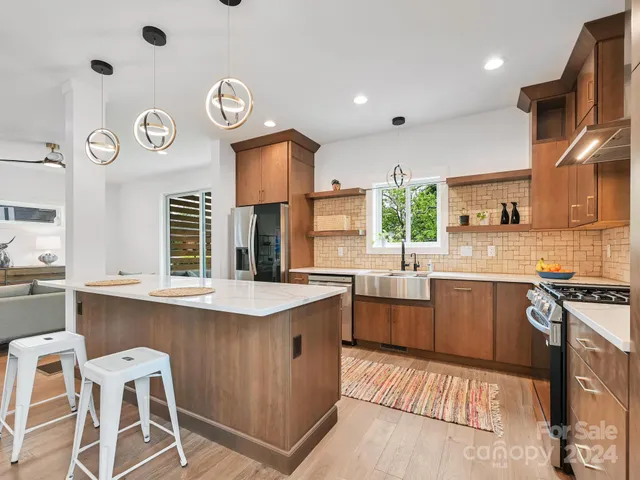 $945,000 | 18 Sand Hill Road, Asheville, NC 28806