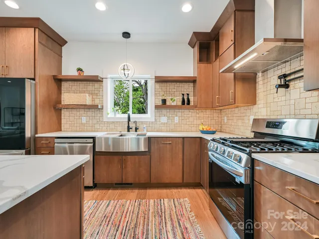 $945,000 | 18 Sand Hill Road, Asheville, NC 28806