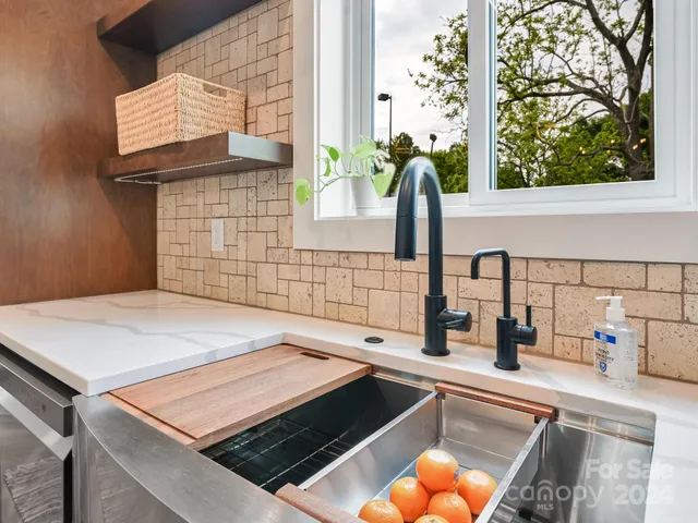 $945,000 | 18 Sand Hill Road, Asheville, NC 28806