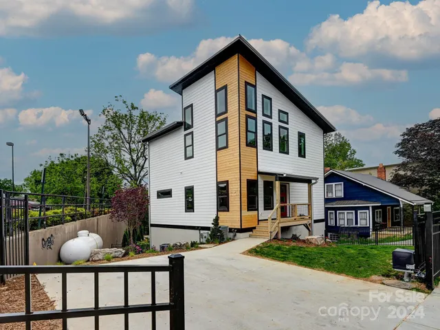 $945,000 | 18 Sand Hill Road, Asheville, NC 28806