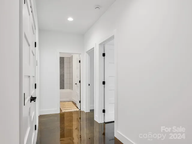 $945,000 | 18 Sand Hill Road, Asheville, NC 28806